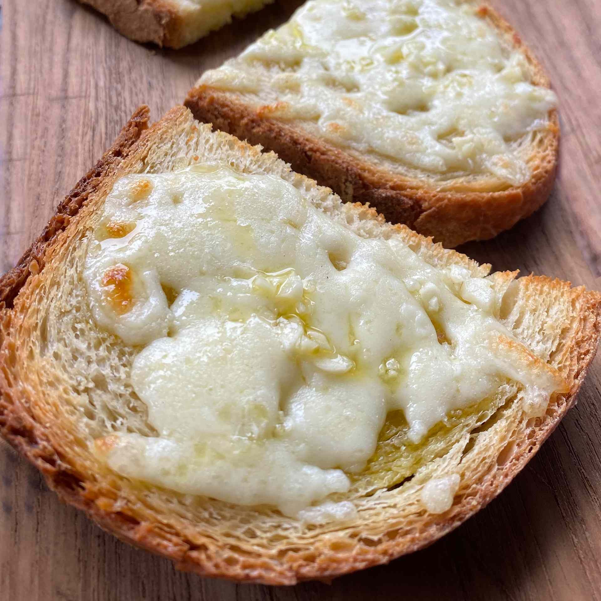 crostoni cheese n garlic