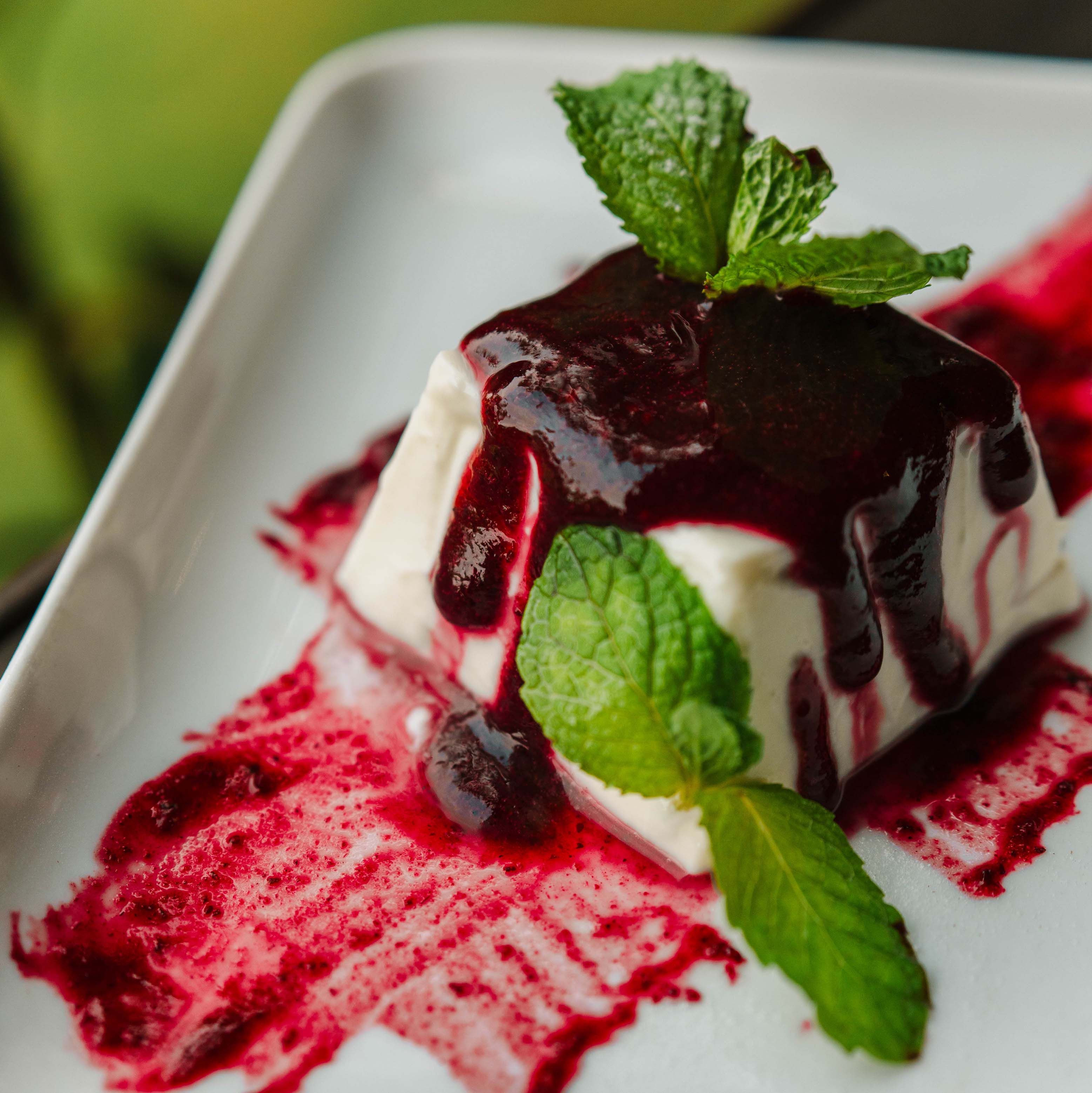 mix berries panna cotta