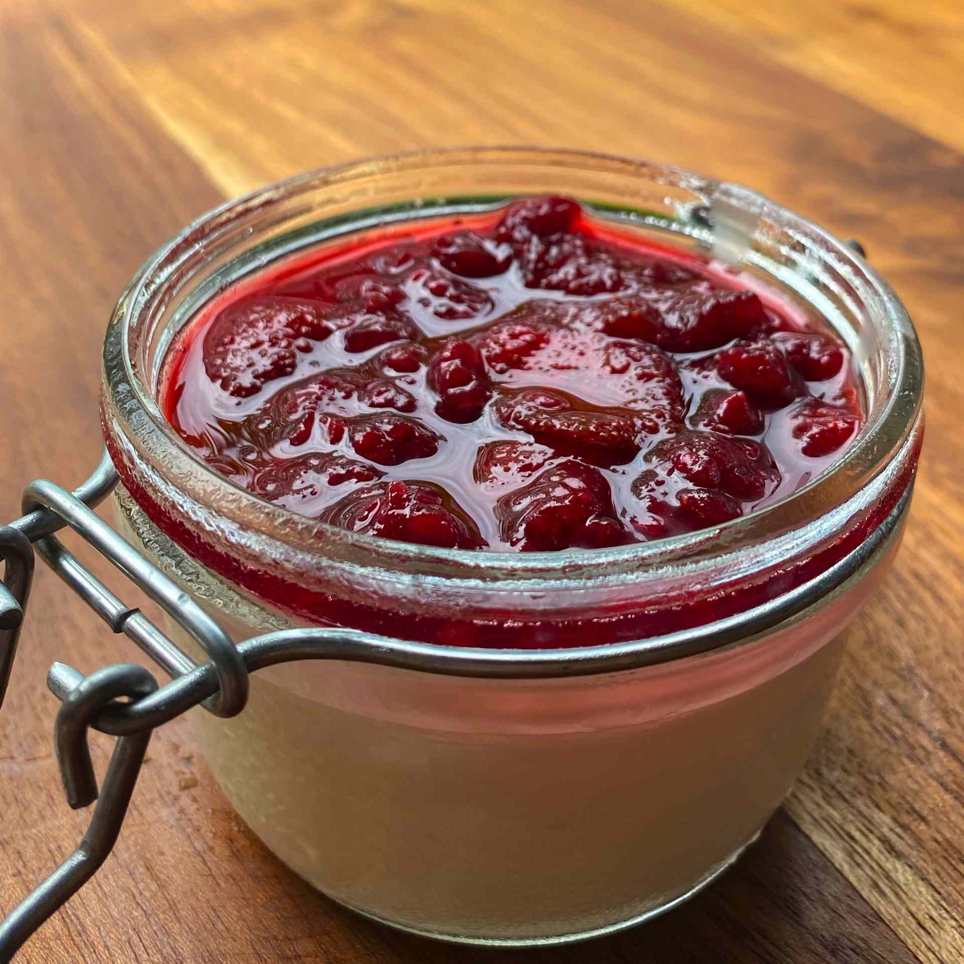 mix berries panna cotta