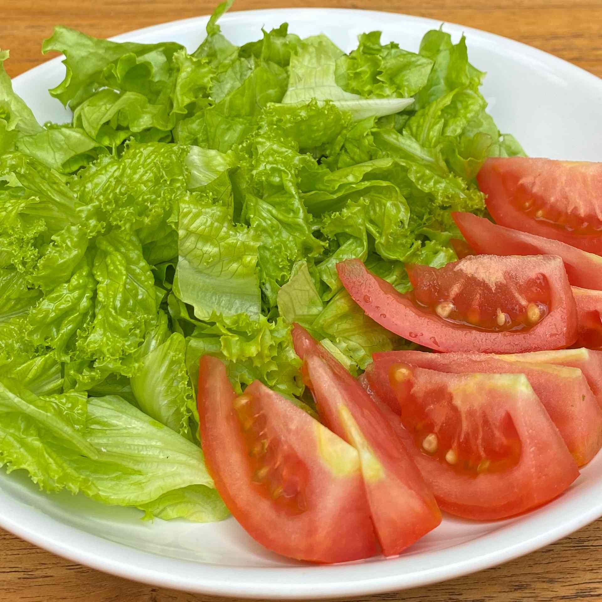 tomato & the green salad