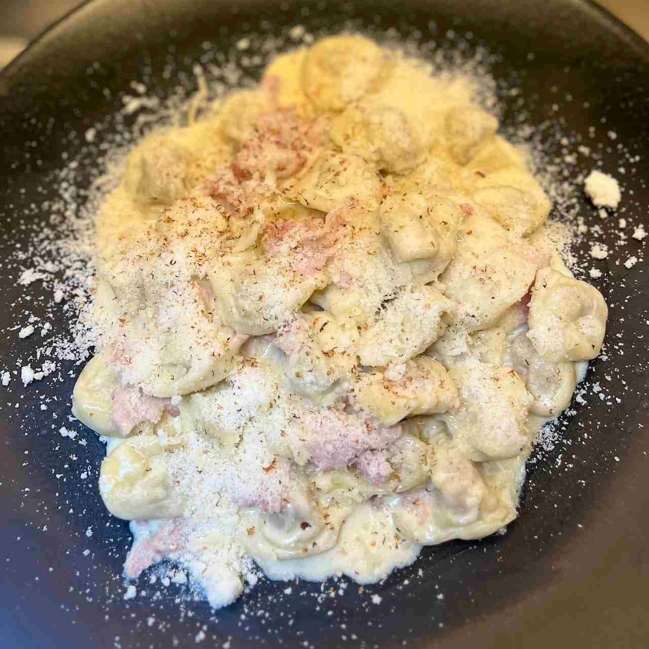 tortellini panna e prosciutto